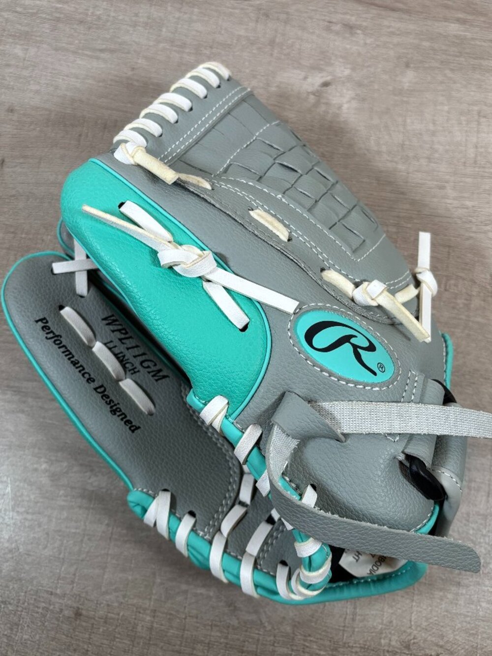 Rawlings WPL11GM Players Series 11 Inch Youth Softball Glove - Mint Green & Gray